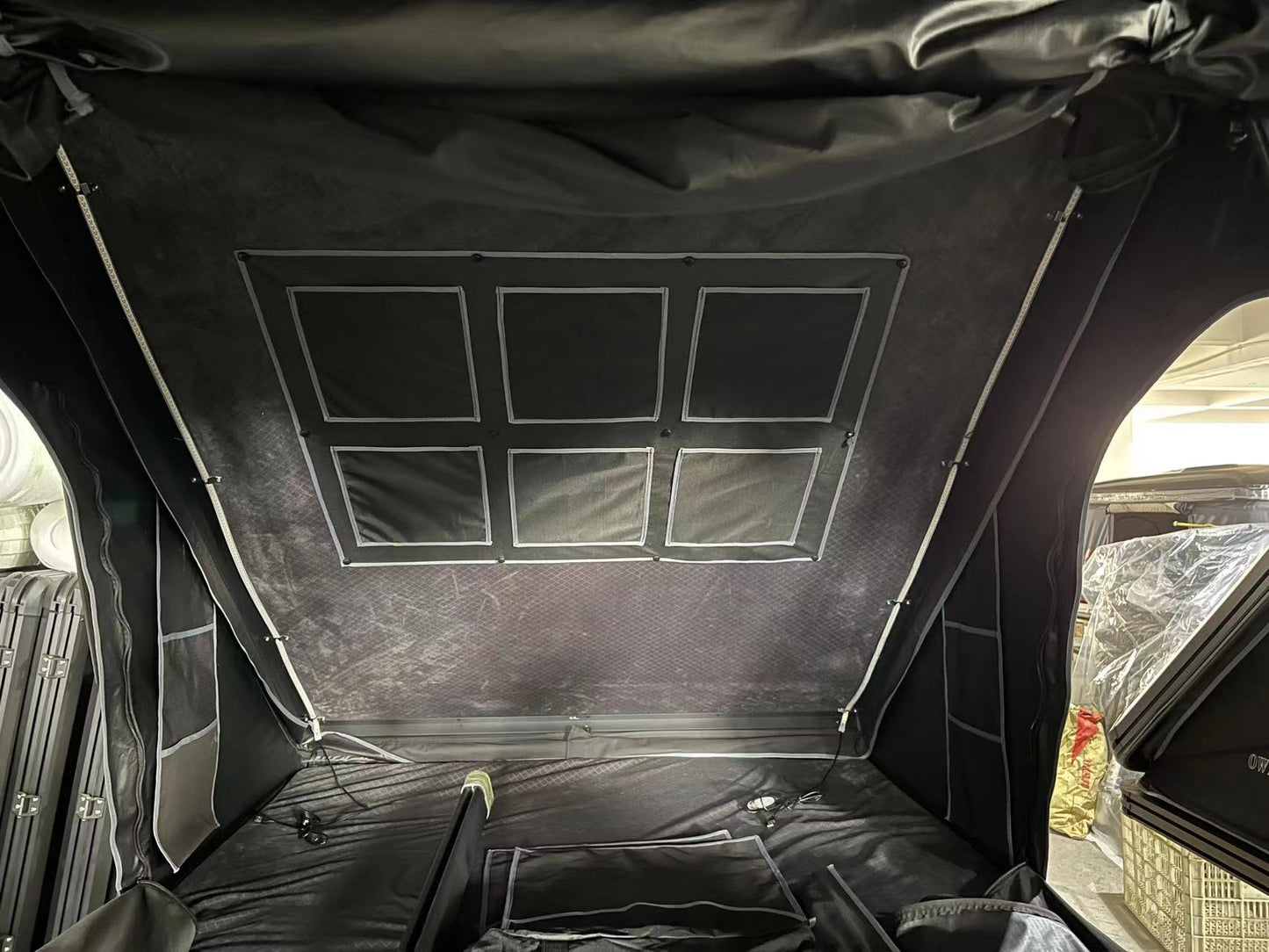 Rooftop Tent - Solid peaks 150