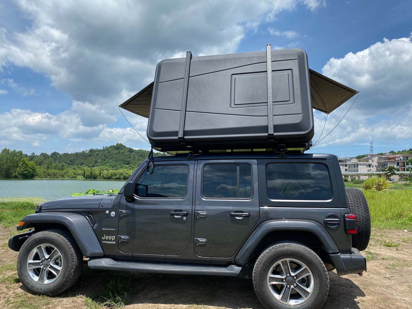 Rooftop Tent - Aluminum Hard Case - Daul Fold - Royal Summit XL